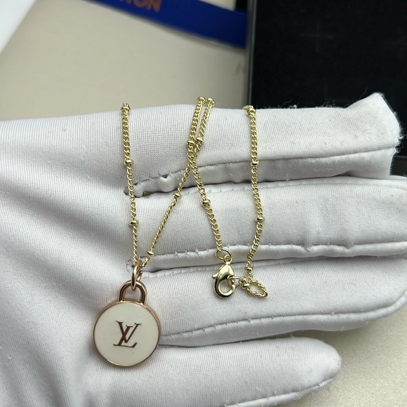 Luxury Charm (LV)-Gold/White, LV Both Side, Unbranded 18" Chain, Box & Dust bag - Picture 8 of 15